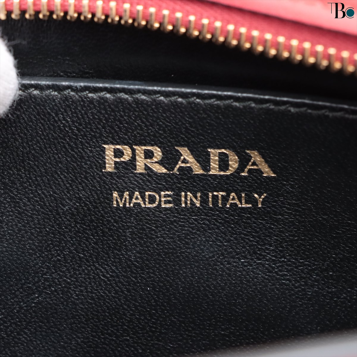 Preowned Prada Calfskin Red Leather Crossbody Bag