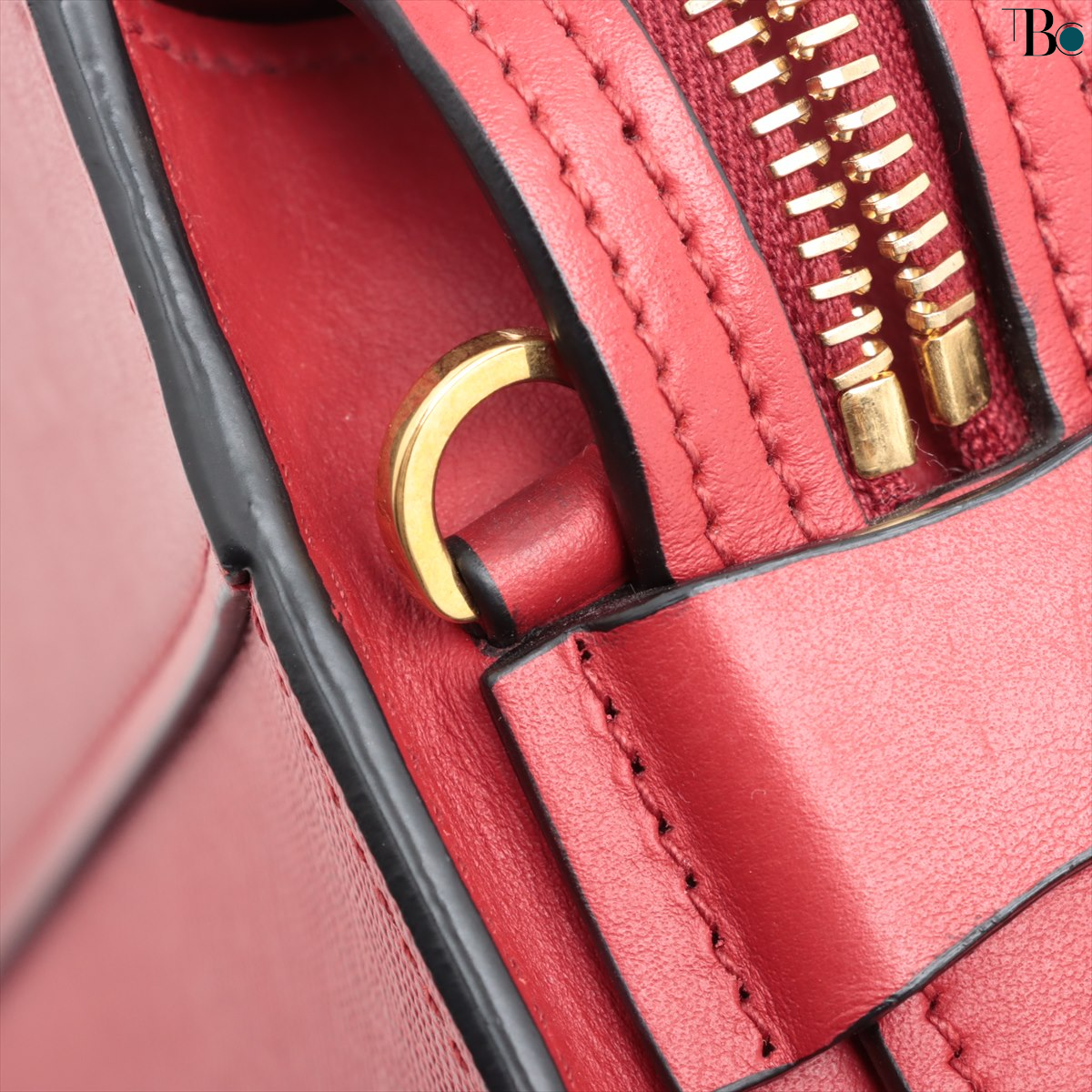 Preowned Prada Calfskin Red Leather Crossbody Bag