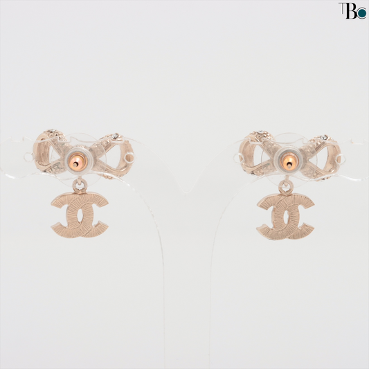 Pre-Owned Chanel 
2000 CC ribbon stud earrings
