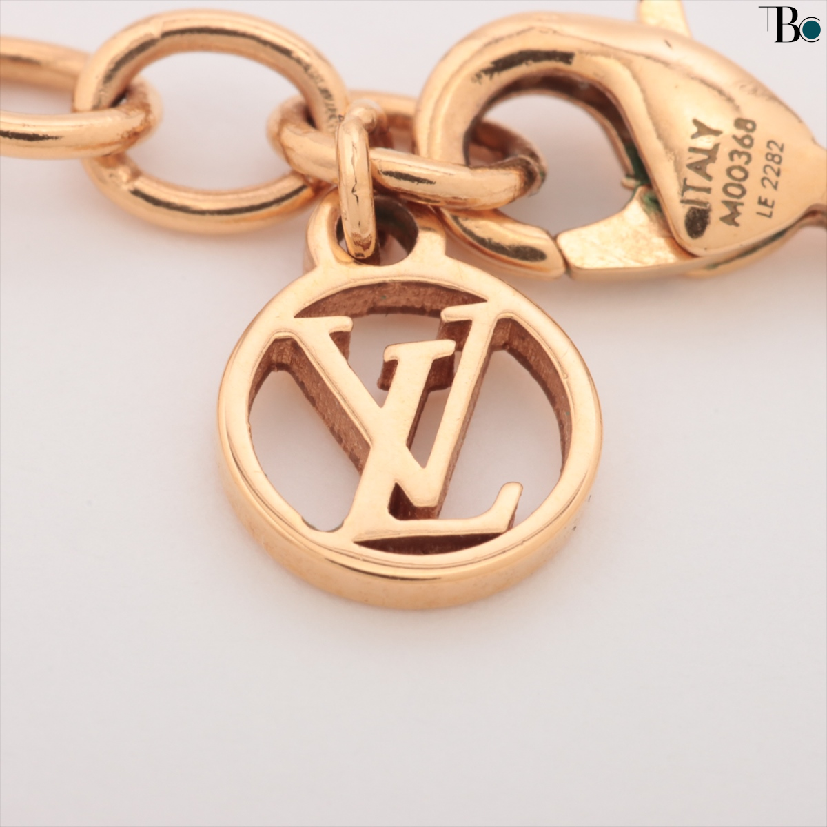 Pre owned Louis Vuitton
Petit Louis Necklace Metal